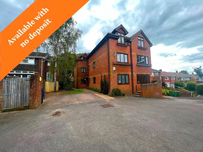 2 Bedroom Flat To Rent In Bitterne Road East, Bitterne, Southampton, Hampshire, SO18