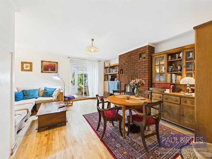 3 Bedroom Terraced House To Rent In Lordsmead Street, Hulme, Manchester, M15