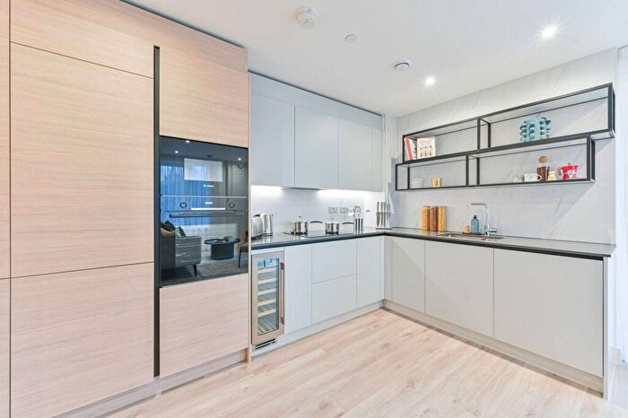 3 Bedroom Flat For Sale In Kidbrooke Village, Kidbrooke, SE3