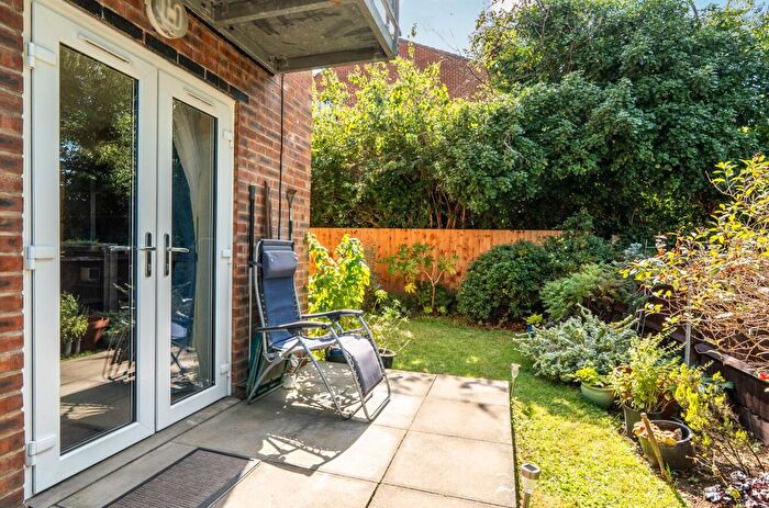 1 Bedroom Flat For Sale In Christopher Court, Leicester Road, Barnet, EN5