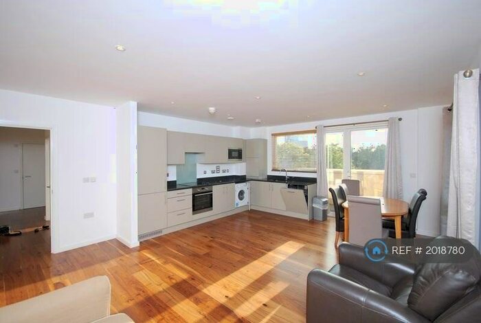 2 Bedroom Flat To Rent In Heath Parade, London, NW9