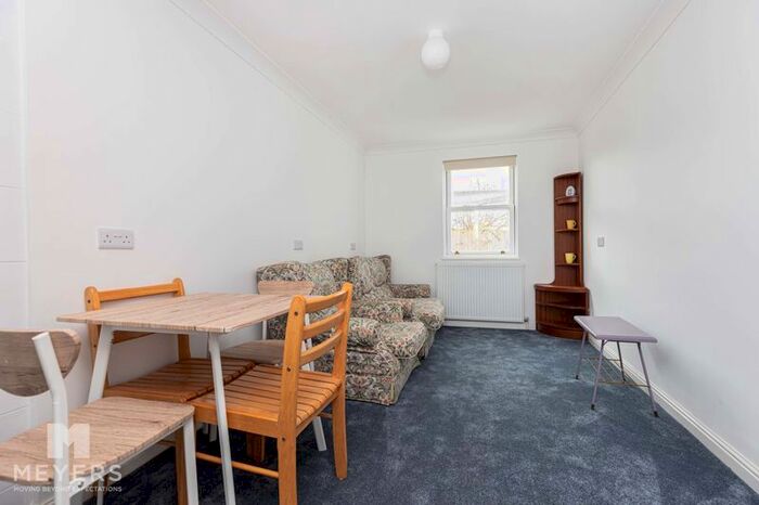 3 Bedroom Flat To Rent In Richley House, Mannington Place, Bournemouth, BH2