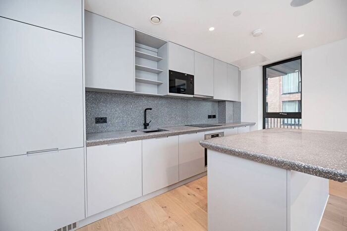 2 Bedroom Flat To Rent In Bayford Street, Dalston, London, E8