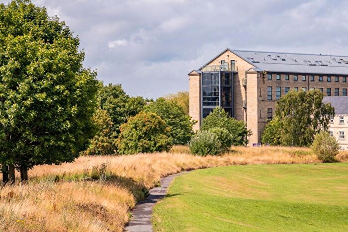 3 Bedroom Apartment For Sale In Cavendish Court, Drighlington, BD11