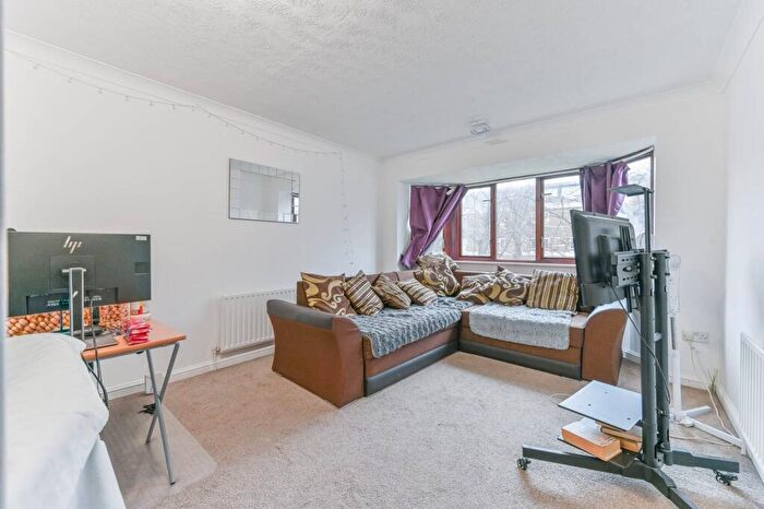 1 Bedroom Flat For Sale In Chartwell Close, East Croydon, Croydon, CR0