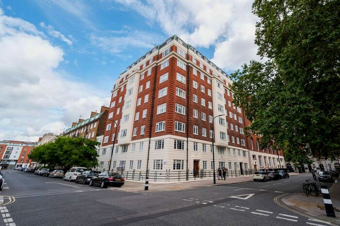 Studio To Rent In Tavistock Square, Bloomsbury, London, WC1H