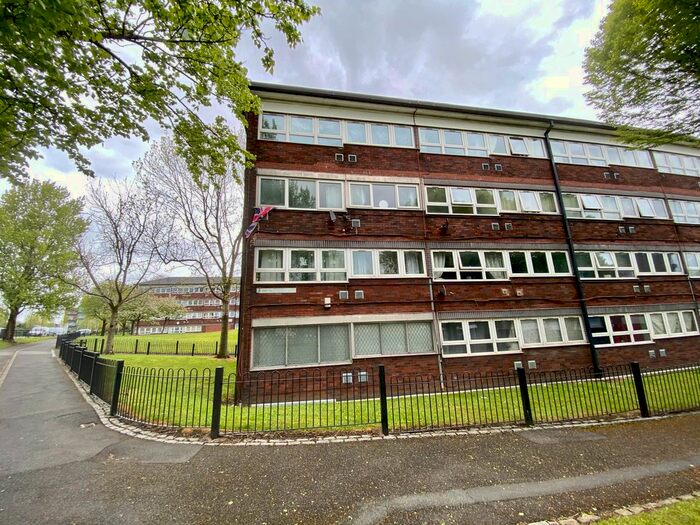 2 Bedroom For Sale In Eldon Street Estate, Oldham OL8