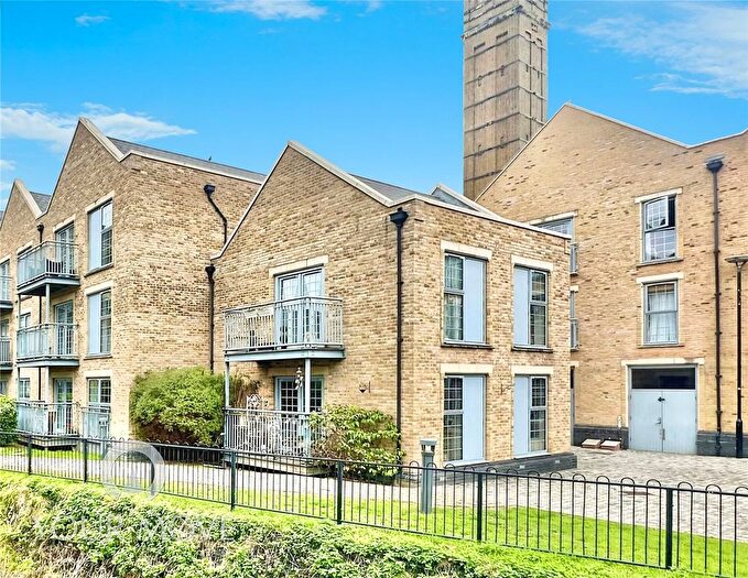 2 Bedroom End Terrace House For Sale In Esparto Way, South Darenth, Dartford, Kent, DA4