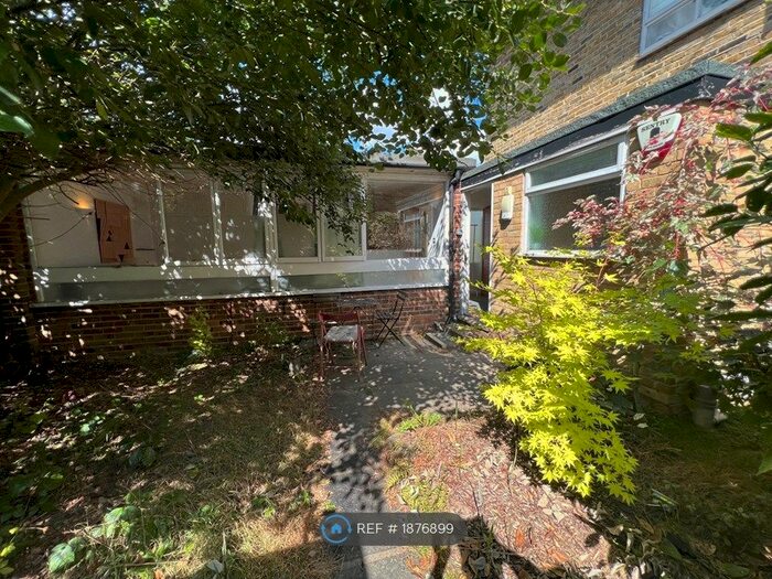 Studio To Rent In Mottingham Lane, London, SE9