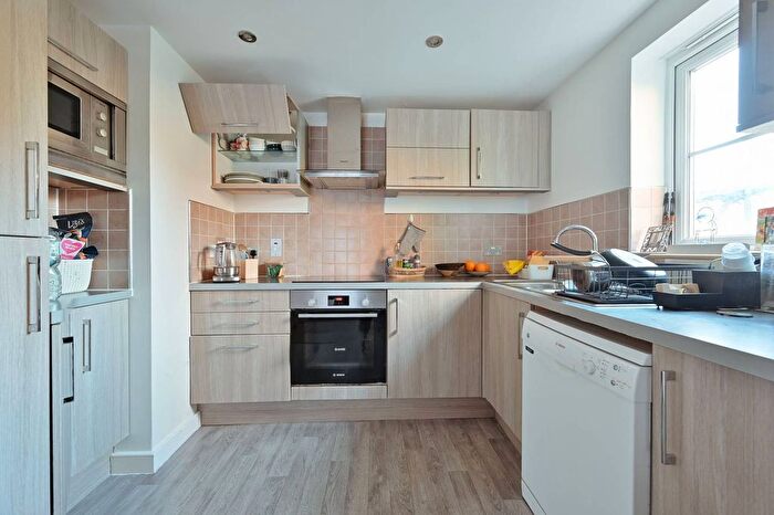 2 Bedroom Flat For Sale In Vale Road, Bushey, WD23