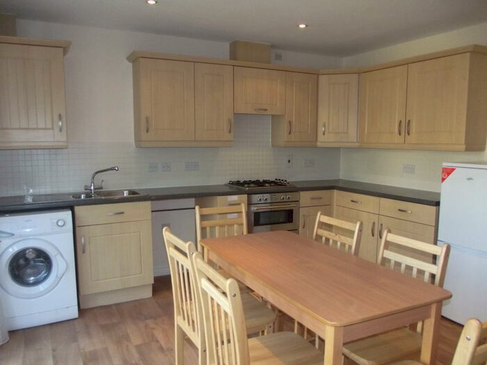 4 Bedroom House To Rent In Exeter-Zero Deposit Scheme Available, EX4