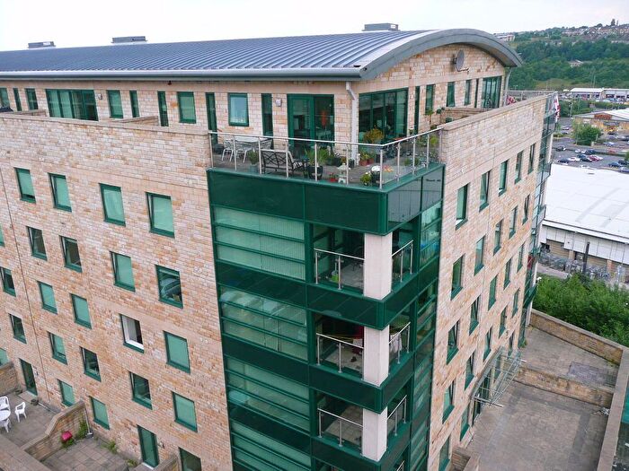 2 Bedroom Apartment To Rent In Stonegate House, Stone Street, Bradford, West Yorkshire, BD1