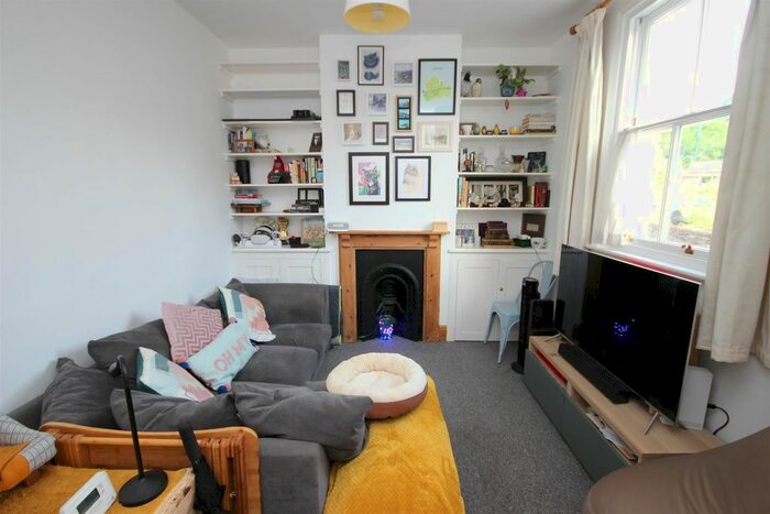 2 Bedroom Cottage To Rent In Exwick Hill, Exeter, EX4