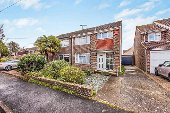 3 Bedroom Semi Detached House For Sale In Lodgebury Close, Emsworth, PO10