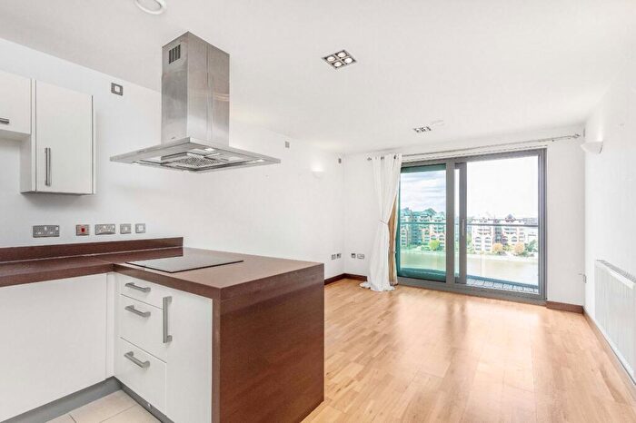 1 Bedroom Flat To Rent In Vicentia Court, Bridges Court Road, London, SW11