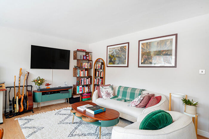 2 Bedroom Apartment For Sale In Windmill Drive, London, NW2