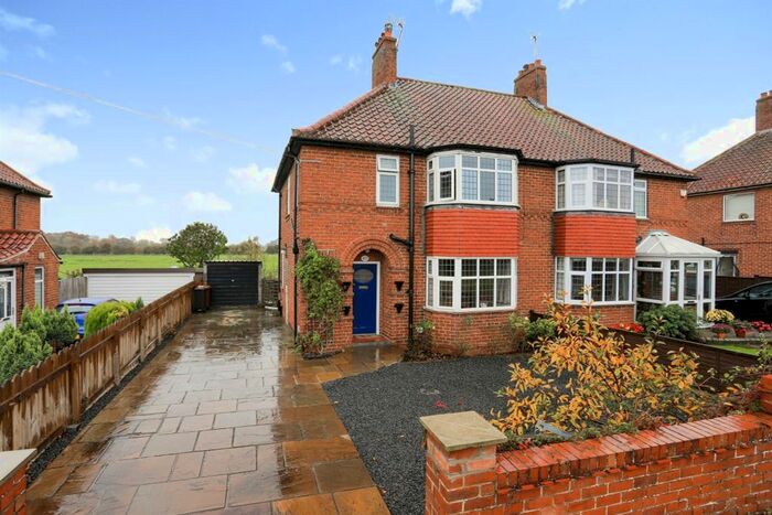 3 Bedroom Semi-Detached House For Sale In Welham Road, Norton, Malton, YO17