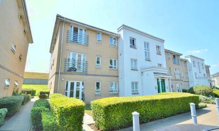 2 Bedroom Apartment To Rent In Sovereign Heights, Langley, SL3