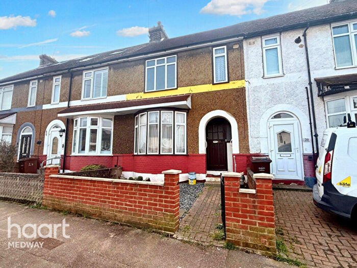 3 Bedroom Terraced House For Sale In Lewis Avenue, Gillingham, ME8