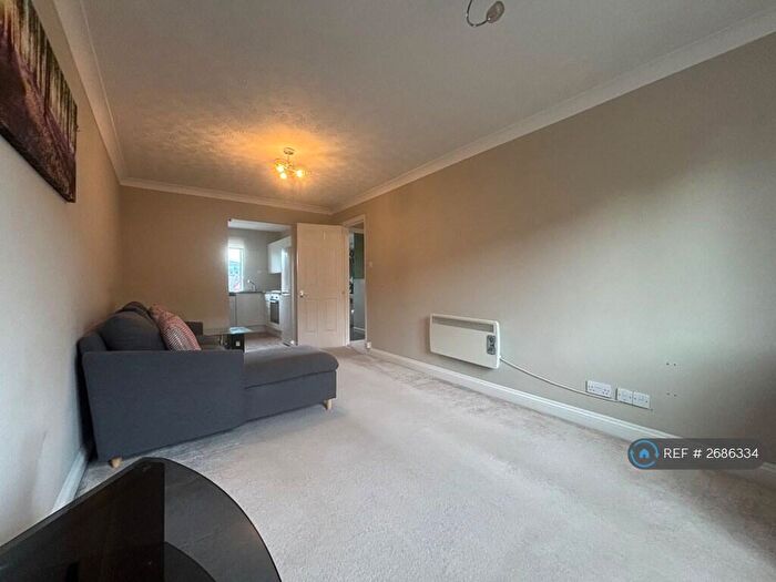 2 Bedroom Flat To Rent In Greys Court, Reading, RG1