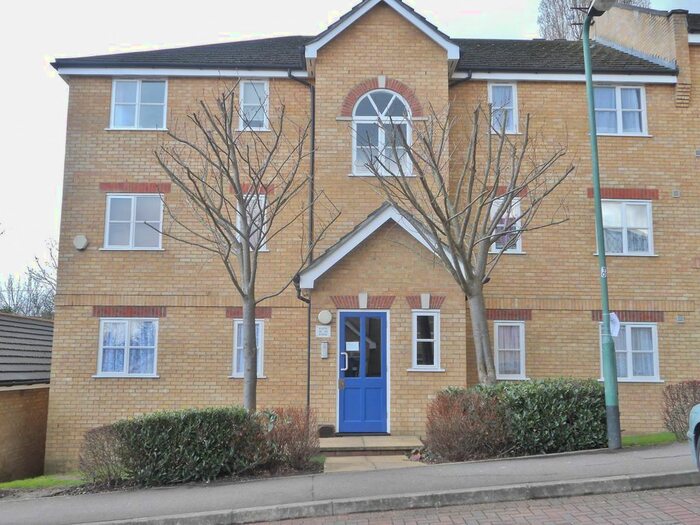 2 Bedroom Flat To Rent In Kirkland Drive, Enfield, EN2