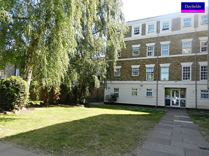 2 Bedroom Flat For Sale In Beechwood Mews, London, N9
