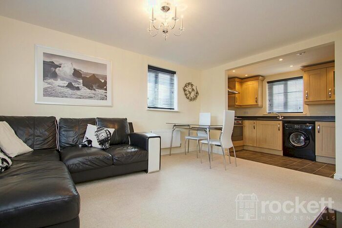 2 Bedroom Flat To Rent In Galingale View, Newcastle-Under-Lyme, ST5