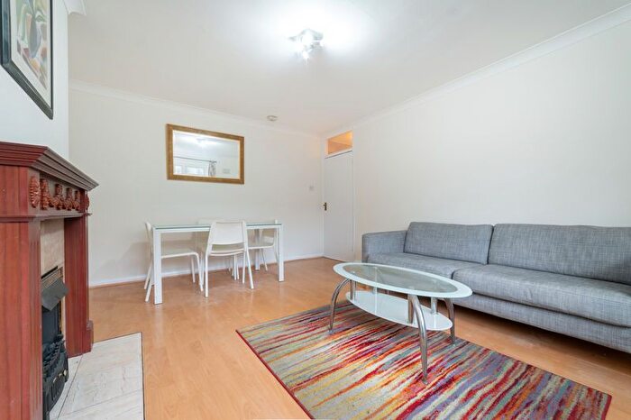 2 Bedroom Flat To Rent In Christchurch Avenue, Kilburn, NW6