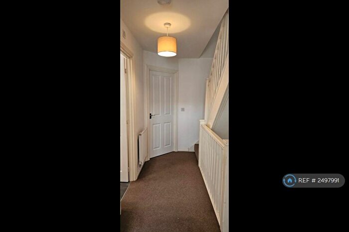 4 Bedroom Terraced House To Rent In Hexagon Close, Manchester, M9