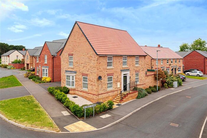 4 Bedroom Detached House For Sale In De Bray Close, Lower Harlestone, Northampton, NN5