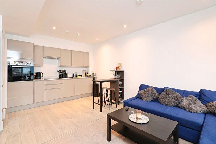 1 Bedroom Flat For Sale In Clarendon Road, Watford, WD17