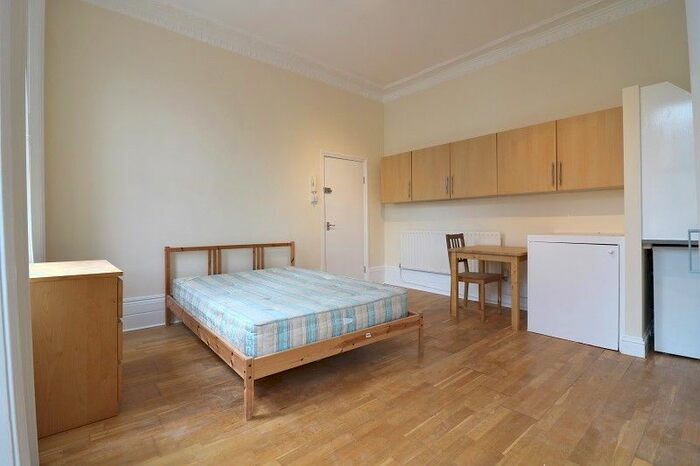 Studio To Rent In Mattock Lane, Ealing, London. W13