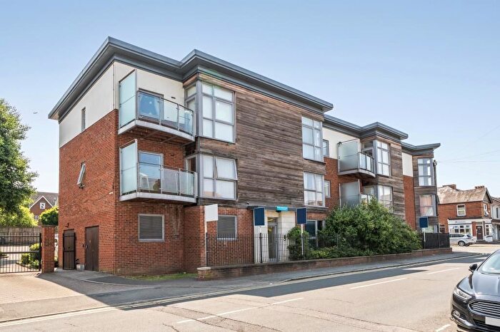 1 Bedroom Flat For Sale In Dashwood Avenue, High Wycombe, HP12