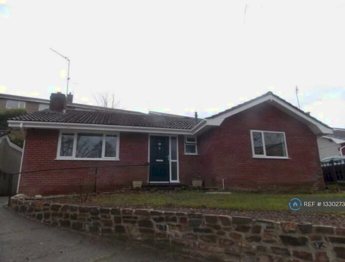 3 Bedroom Bungalow To Rent In Meadowside, Launceston, PL15