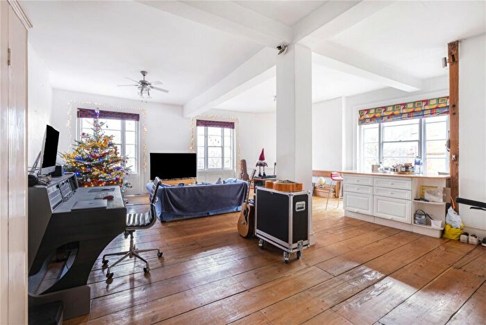 1 Bedroom Apartment To Rent In Three Colt Street, London, E14