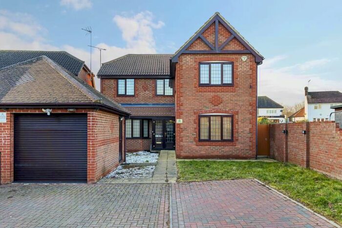 5 Bedroom Detached House To Rent In Tudor Manor Gardens, Watford, WD25