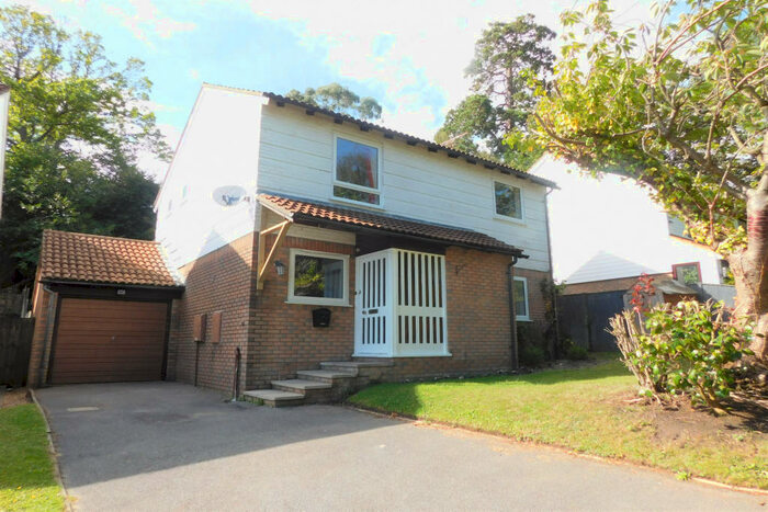 4 Bedroom Detached House To Rent In Cherry Hill Gardens, BH16