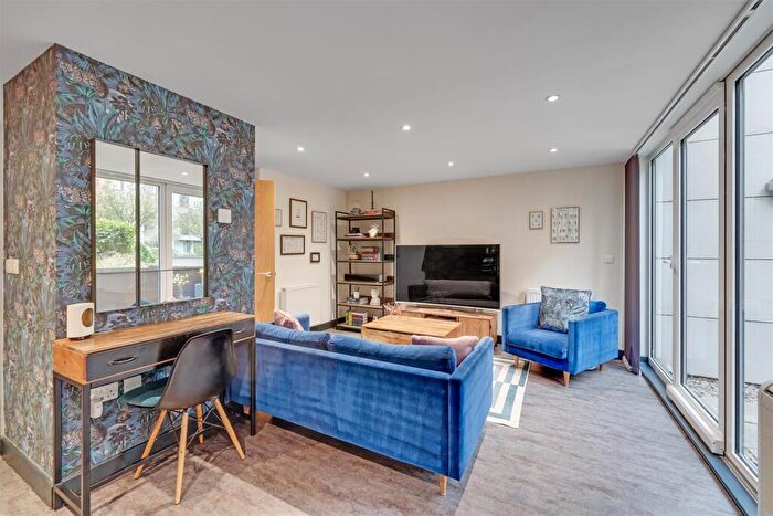 1 Bedroom Apartment For Sale In Adriatic Apartments, Royal Victoria Dock, E16