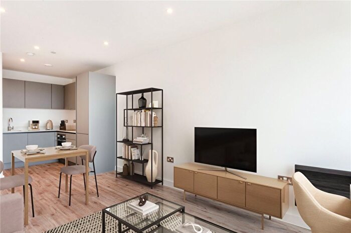 1 Bedroom Flat For Sale In Cherry Tree Road, Watford, Hertfordshire, WD24