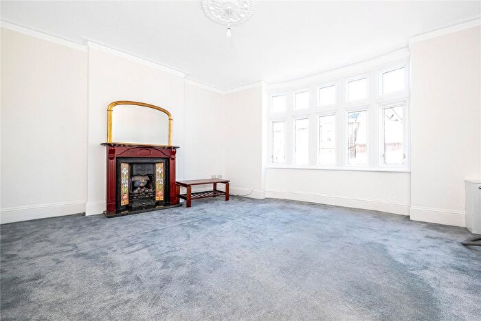 4 Bedroom Flat To Rent In Brockley Road, London, SE4