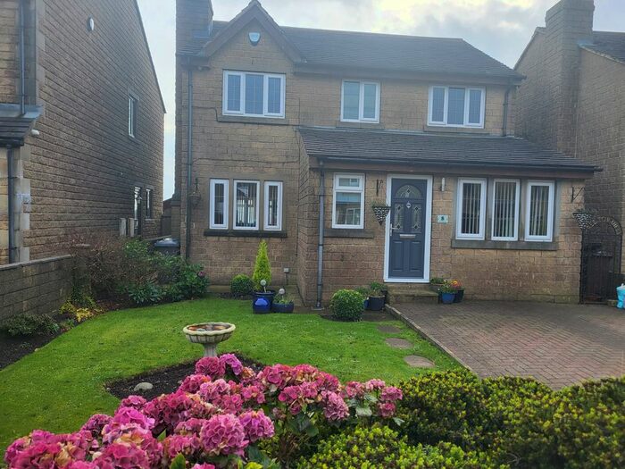 4 Bedroom Detached House For Sale In Tree Top View, Queensbury