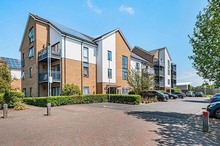 2 Bedroom Apartment For Sale In Watson Place, London, SE25