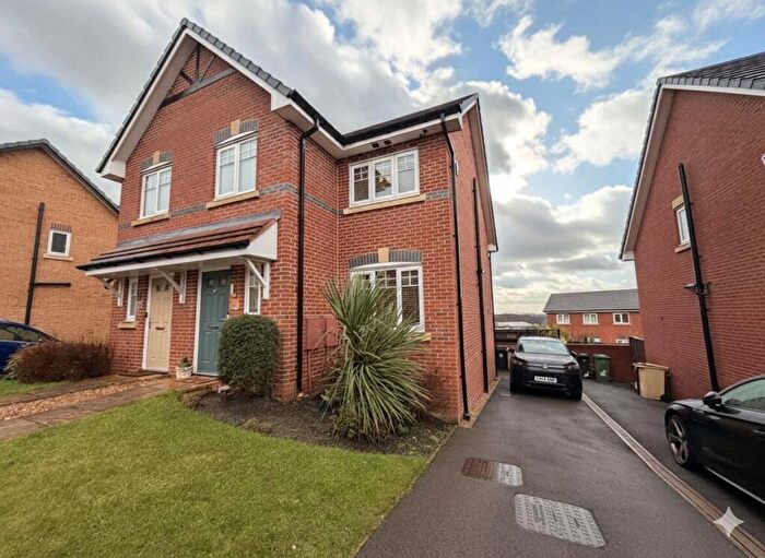 3 Bedroom Semi Detached House For Sale In College Drive, Horwich, Bolton, Greater Manchester, BL6