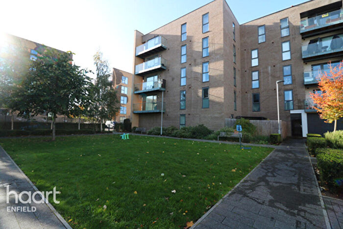 2 Bedroom Apartment To Rent In Hickman Avenue, London, E4