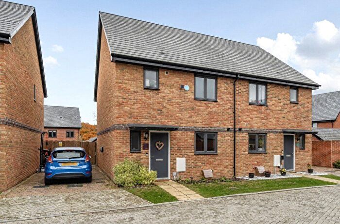 3 Bedroom Semi-Detached House For Sale In Blacksmiths Way, Arborfield Green, Reading, RG2