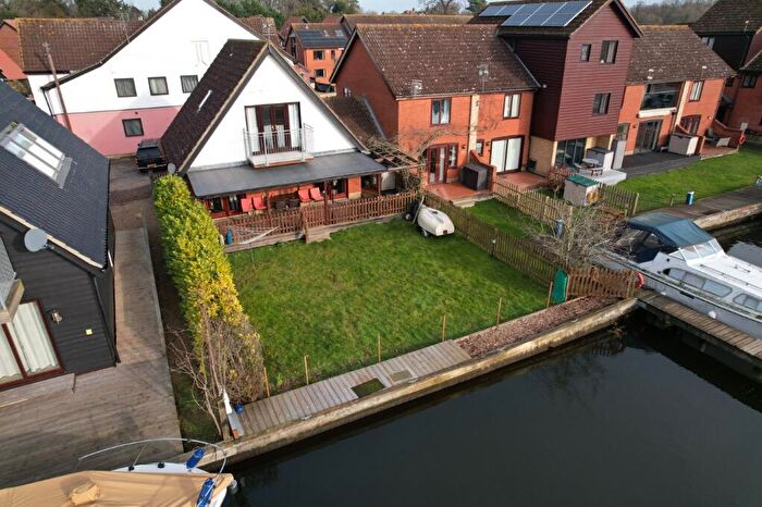 3 Bedroom Link Detached House For Sale In Horning, NR12