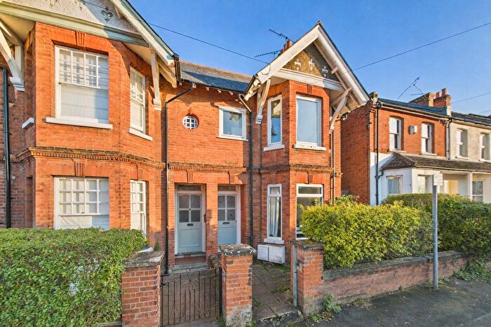 2 Bedroom Maisonette For Sale In St. Georges Road, Aldershot, Hampshire, GU12