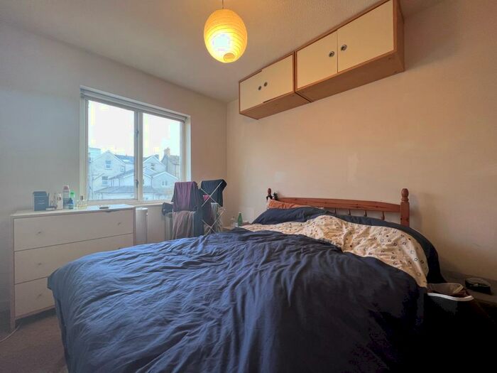 1 Bedroom Flat To Rent In Richmond Court, CF24