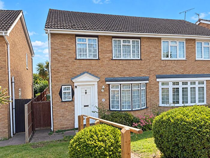 3 Bedroom Semi-Detached House For Sale In Castle Road, Maidstone, ME16