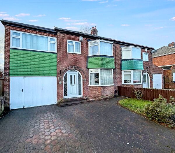 4 Bedroom Semi Detached House For Sale In Killingworth Drive, Sunderland, SR4